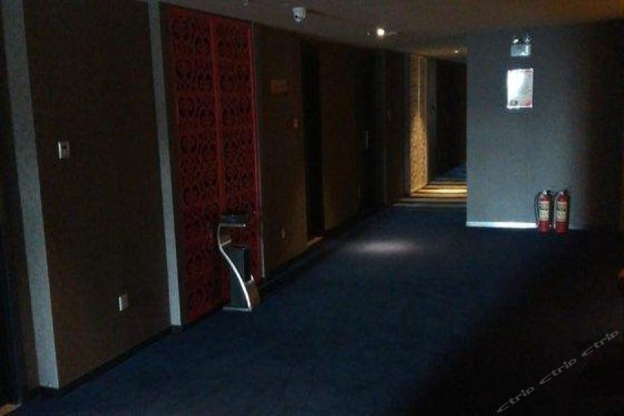 Holz Hotel Shenyang Exterior foto